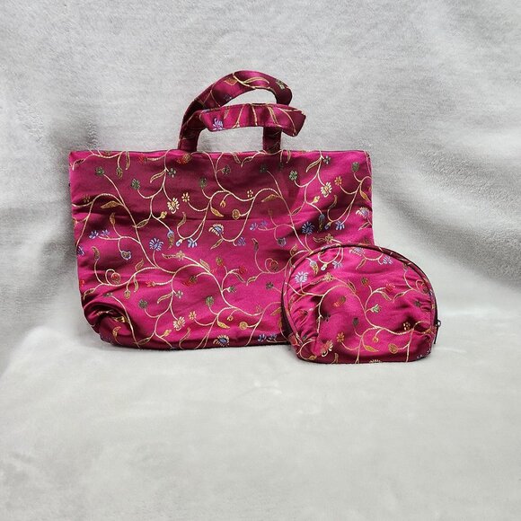 *New Low Price* Red Embroidered Cosmetic Bag Set - Picture 2 of 8